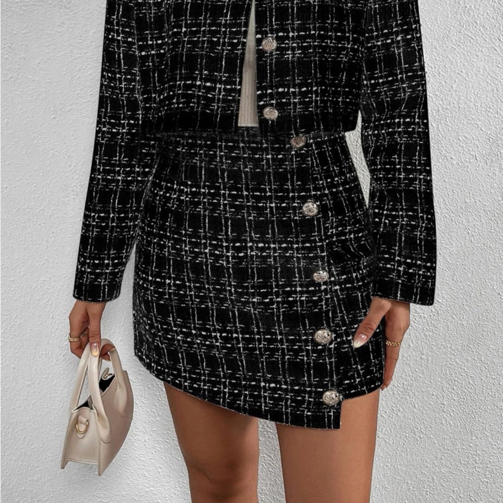 Black plaid, stitched, zip up mini skirt